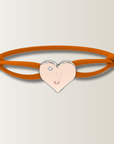 Brazalete de corazón con cordón de satén