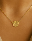Cadena de patas de perro