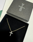 Cadena cruzada con diamantes