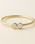 Anillo con dos diamantes
