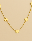 Collar de placas redondas