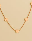 Collar de placas redondas