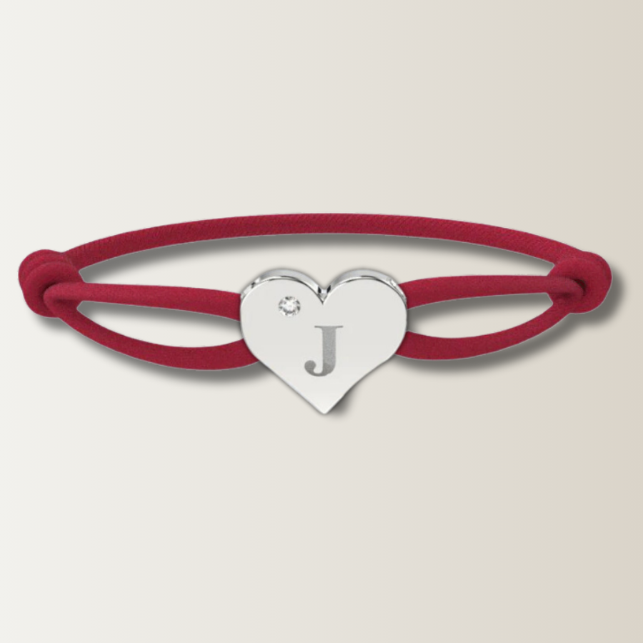 Brazalete de corazón con cordón de satén