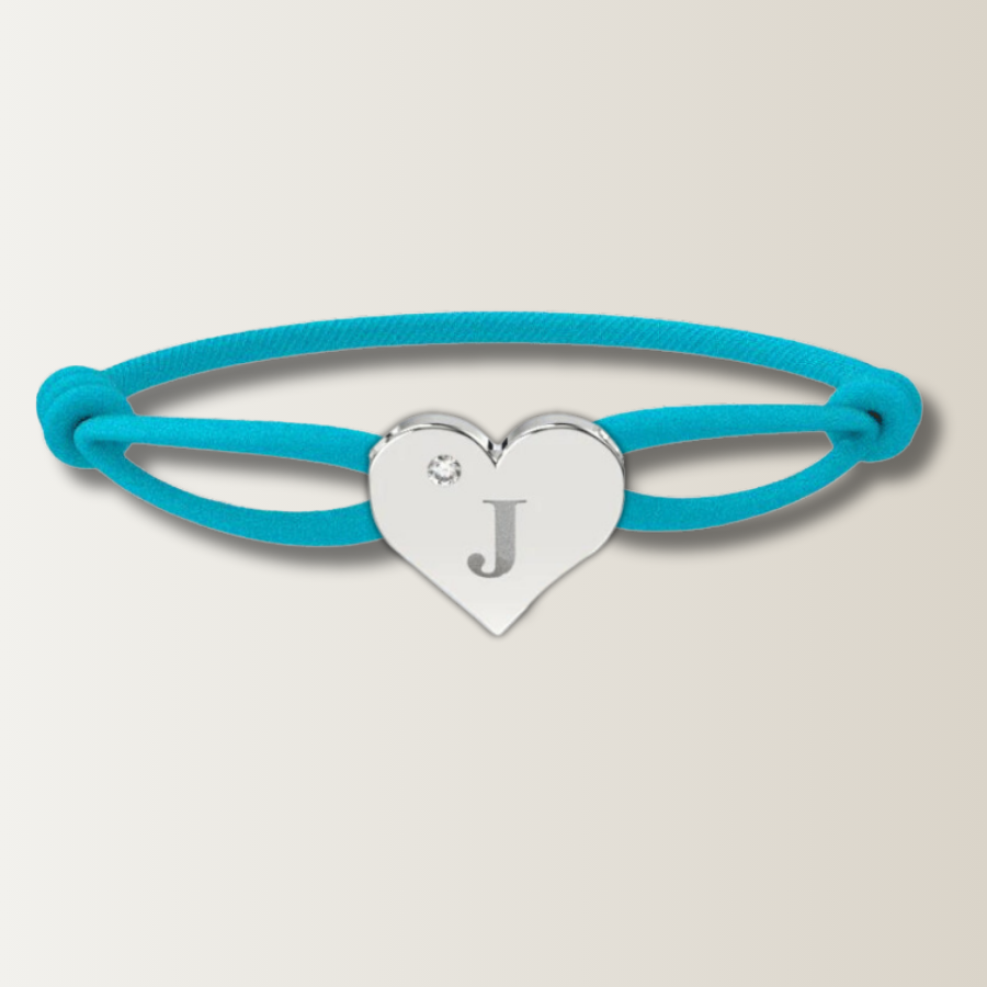 Brazalete de corazón con cordón de satén