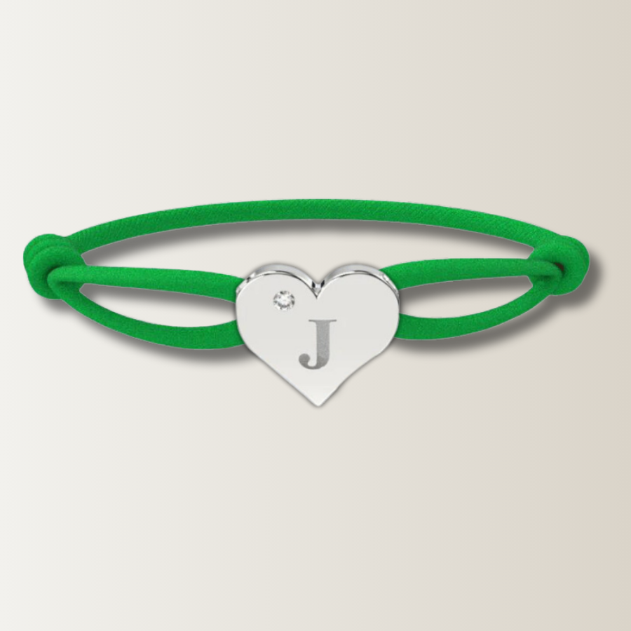 Brazalete de corazón con cordón de satén