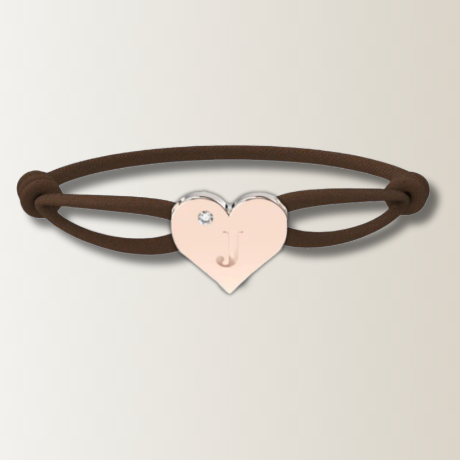 Brazalete de corazón con cordón de satén