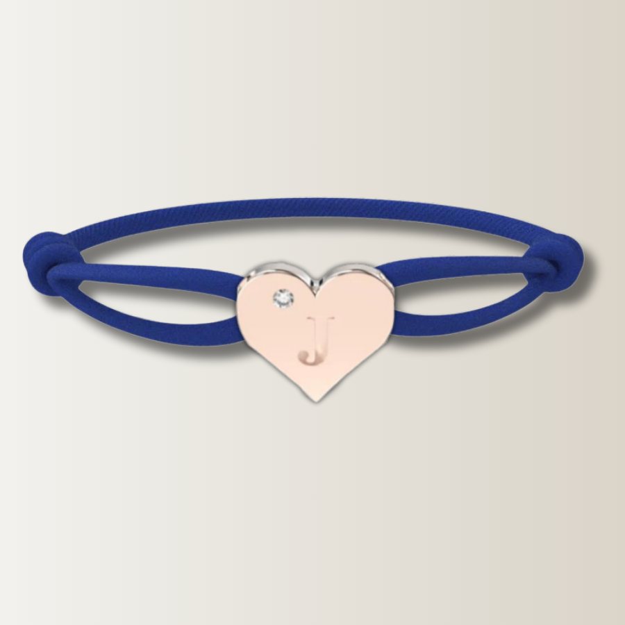 Brazalete de corazón con cordón de satén