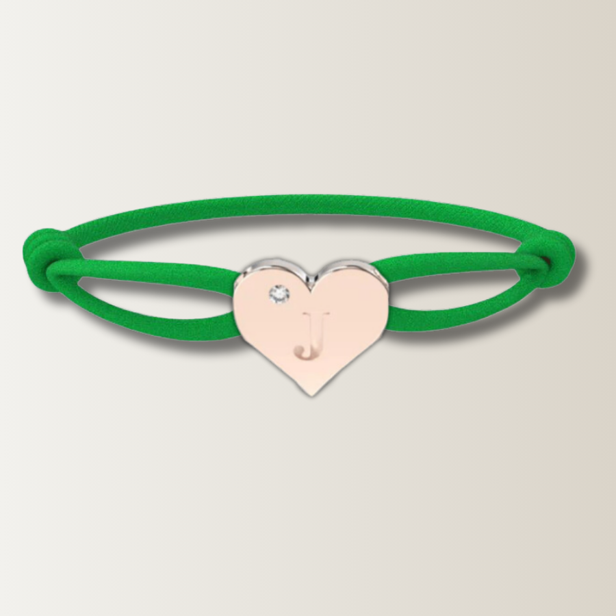 Brazalete de corazón con cordón de satén