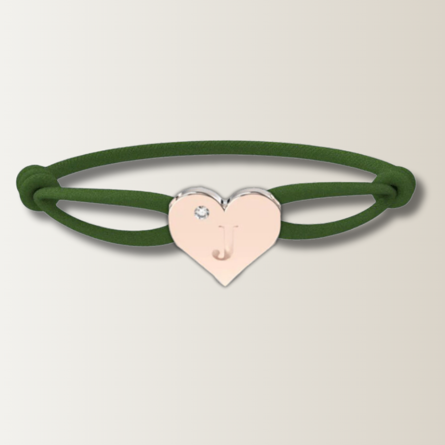 Brazalete de corazón con cordón de satén