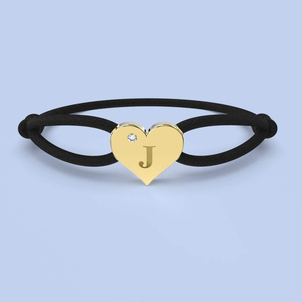Brazalete de corazón con cordón de satén