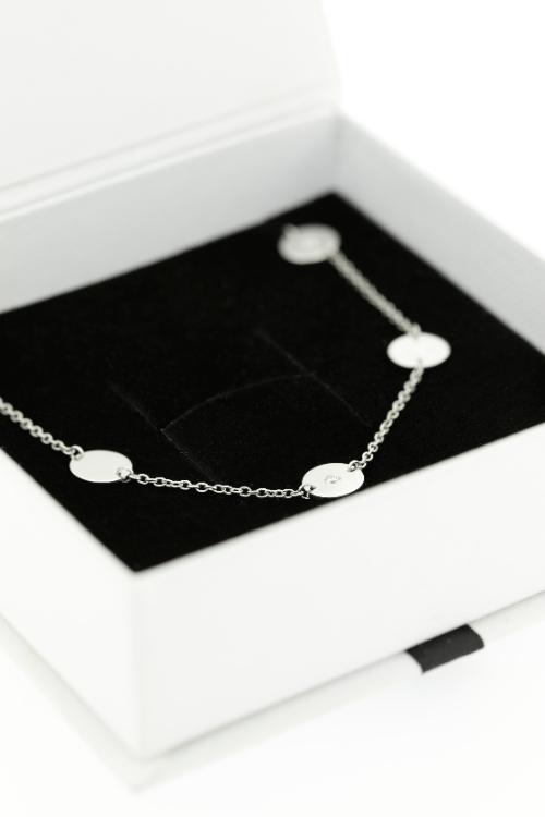 Round plate necklace