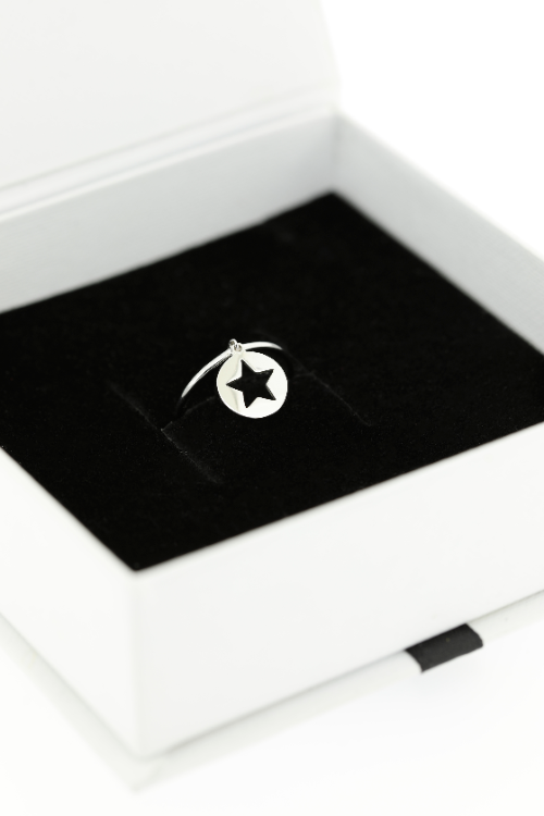 Charm star ring