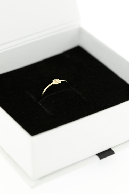 Letter ring gegraveerd